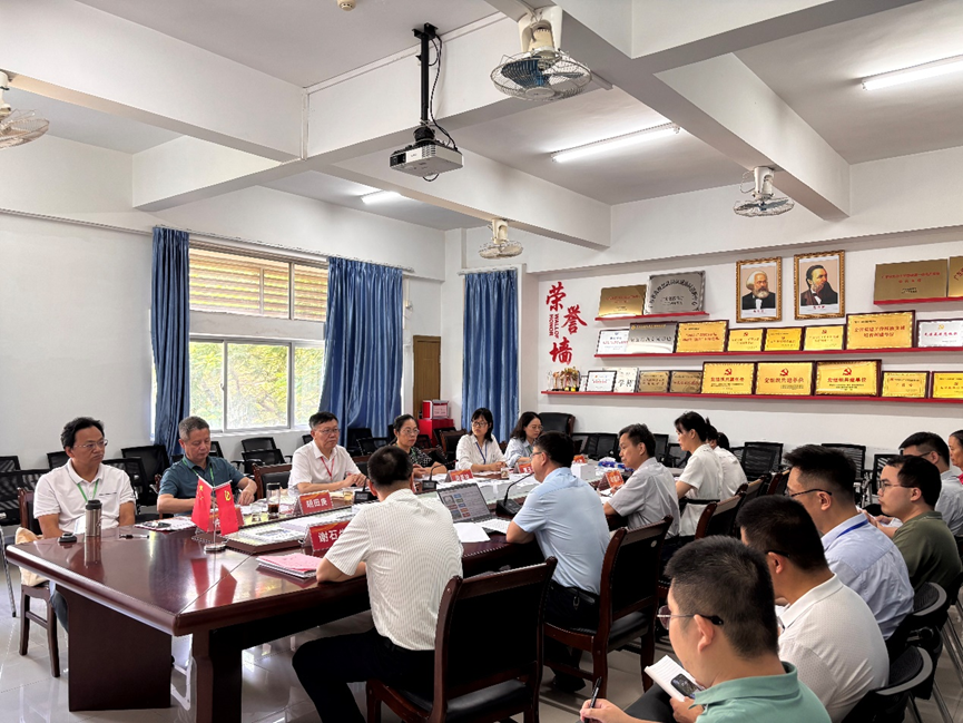 taptap点点官方网站思想政治教育专业顺利完成教育部师范类专业第二级认证专家进校考查工作